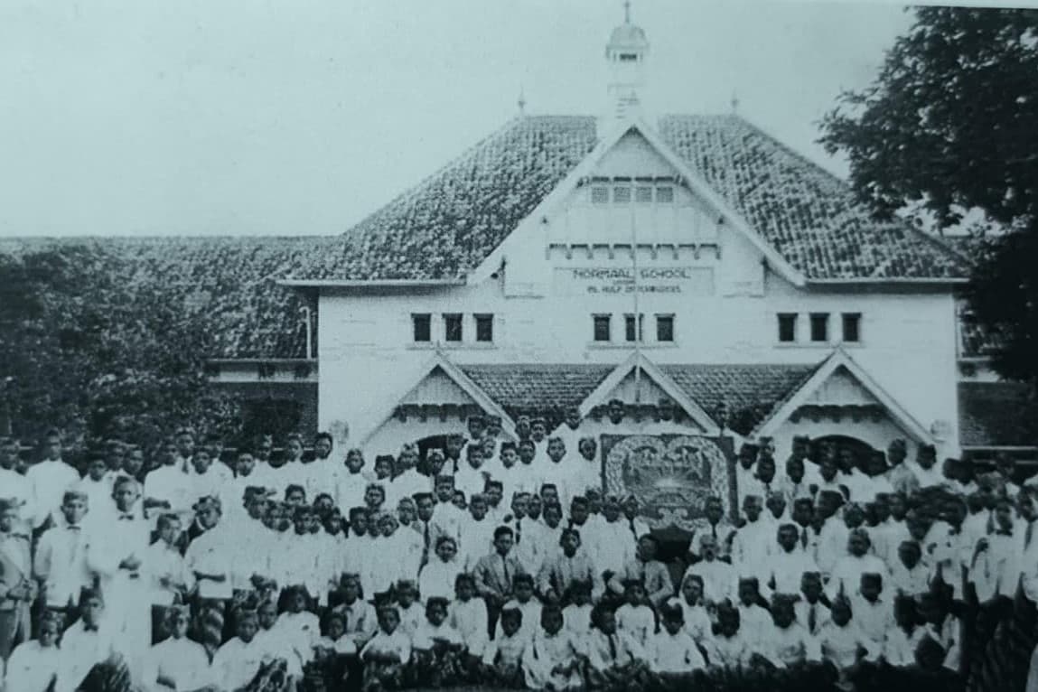 Dokumentasi arsip sejarah Provinsi Banten — Gedung OSVIA (Sekarang Menjadi Mapolres Serang), Tahun 1925