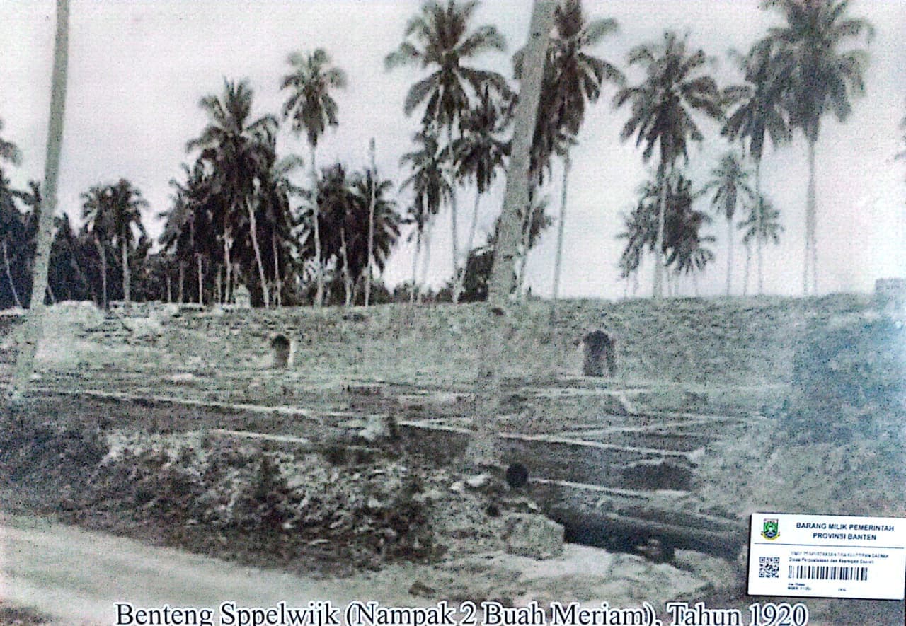 Benteng Speelwijk (Tampak 2 Buah Meriam), Tahun 1920