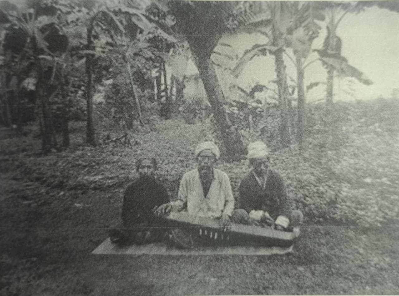 Pemain Kecapi dari Baduy di Serang, Tahun 1910